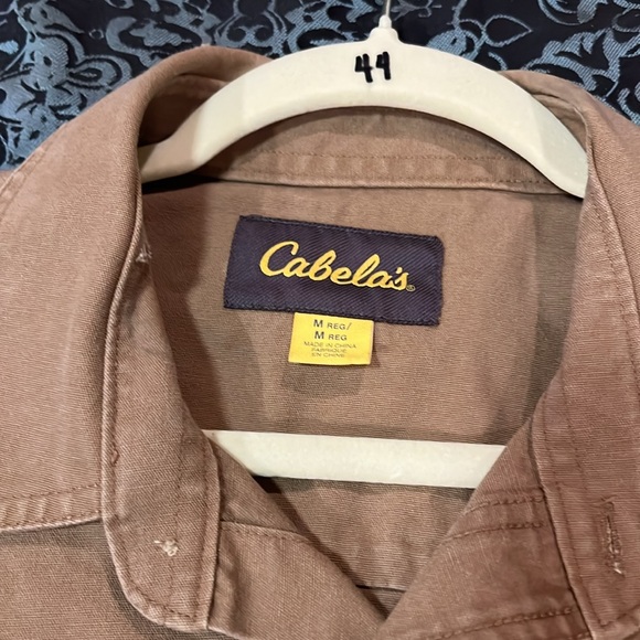 Cabela's Brown Embroidered Button-Up Shirt, very nice, size medium - Picture 5 of 8